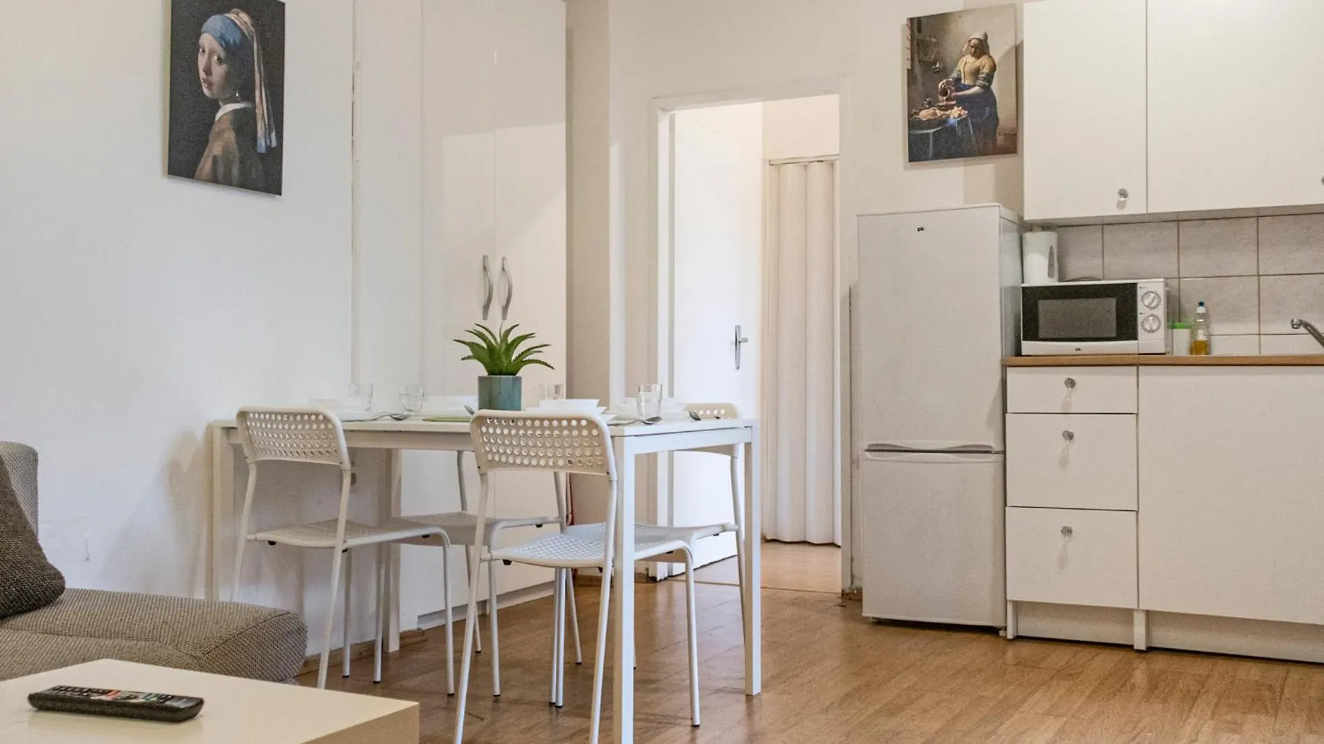 Beautiful 2Br Apt. -Perfect For Longstays Vídeň 0*,  Rakousko