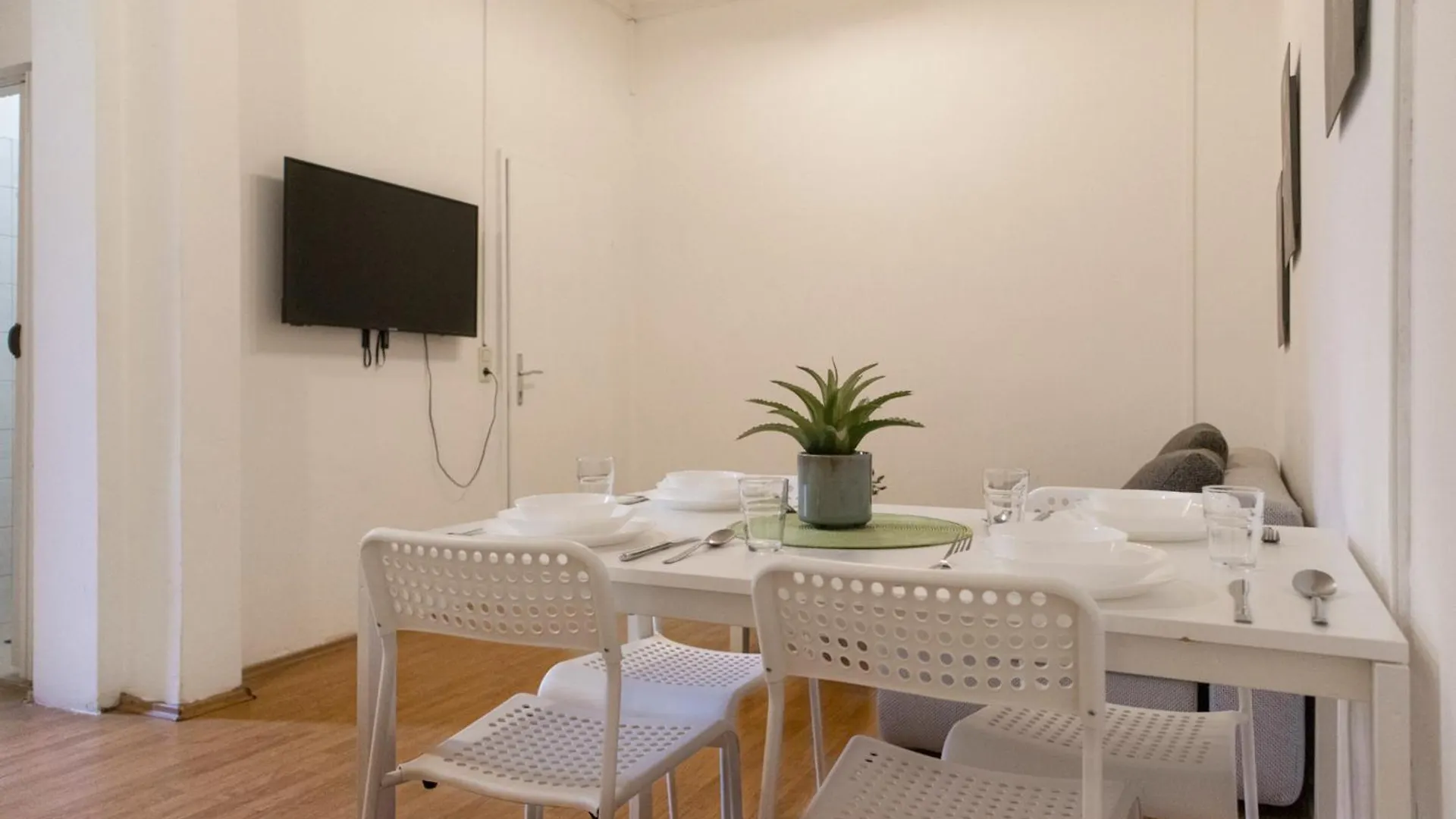 Beautiful 2Br Apt. -Perfect For Longstays Vienna 0*,  Austria